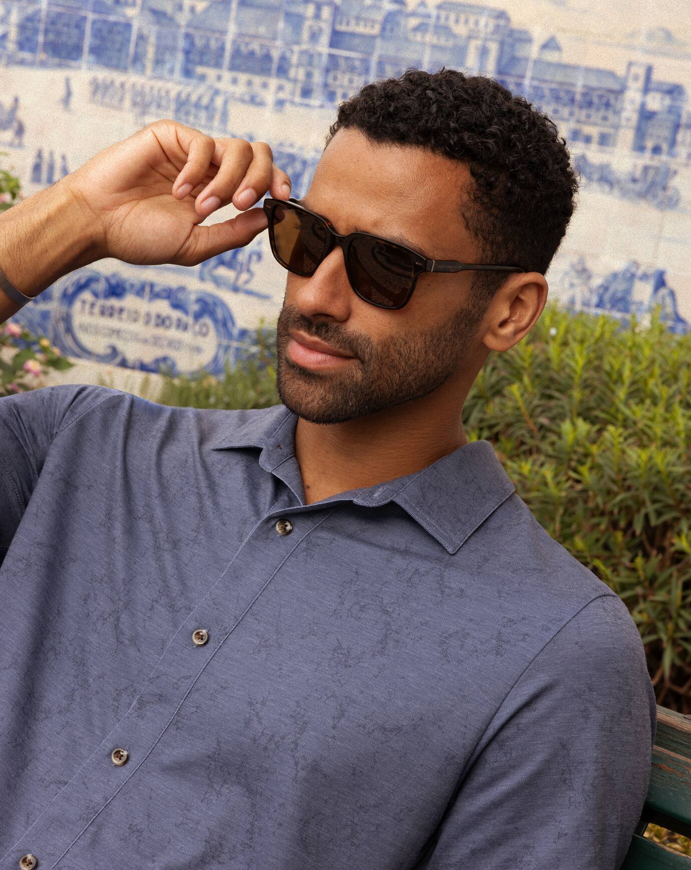 Knit Featherweight Tides Button-Up