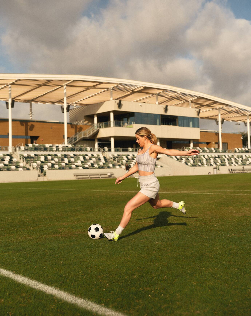 Skyloft Soft Tie Short